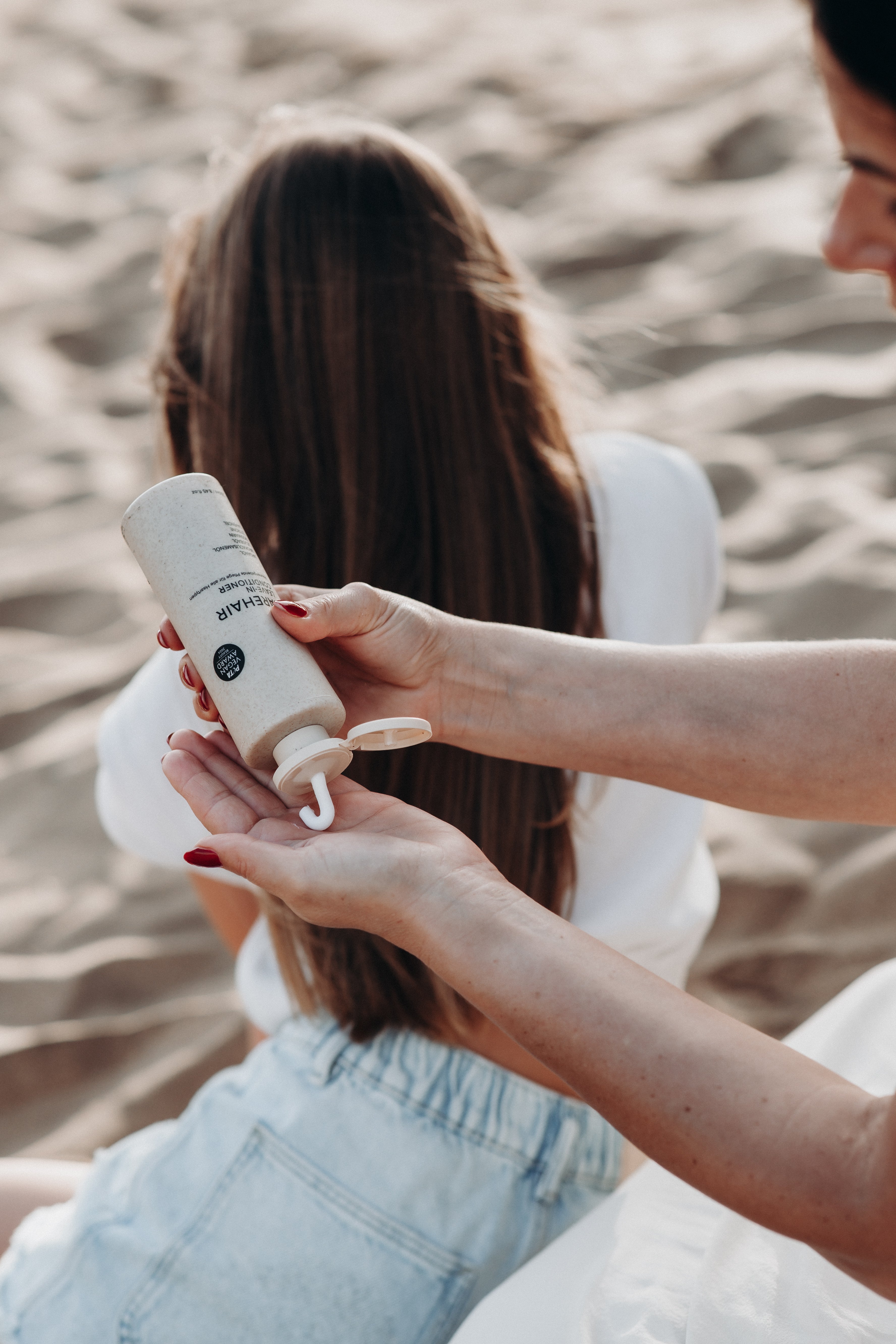 LEAVE-IN CONDITIONER